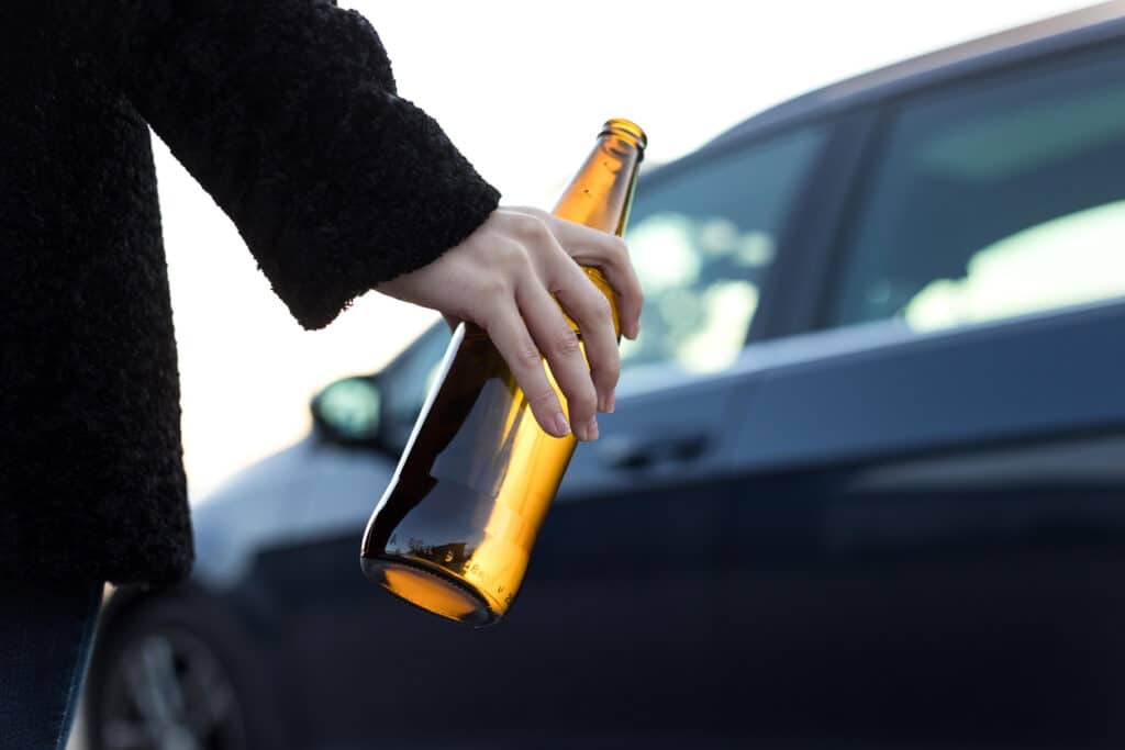 dui-missouri-beer-bottle-car